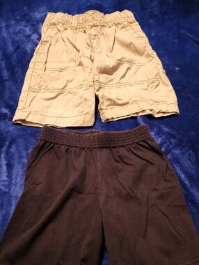 2 Shorts, Size 5